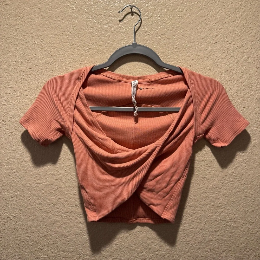 Lululemon size 2 LA Twist Front Crop Top - Picture 3 of 6